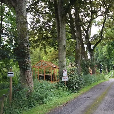 Vakantiehuis Rose Red, Coach House By The Pond Hundsdorf