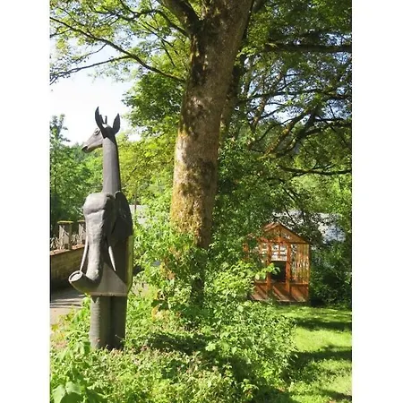 Vakantiehuis Rose Red, Coach House By The Pond