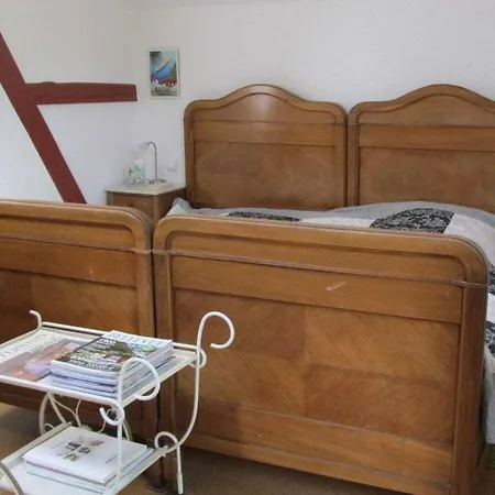 בית נופש Rose Red, Coach House By The Pond