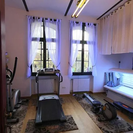 Rose Red, Coach House By The Pond * Hundsdorf