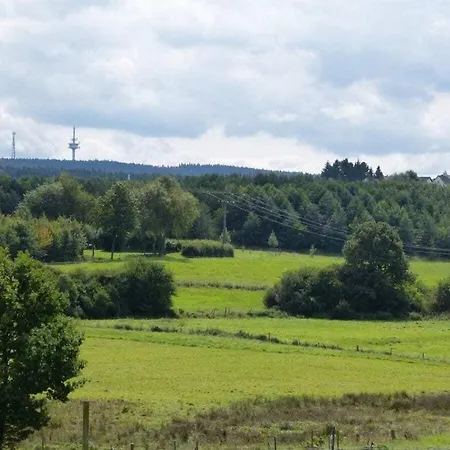 Rose Red, Coach House By The Pond Vakantiehuis *