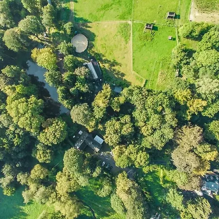 Rose Red, Coach House By The Pond Vakantiehuis