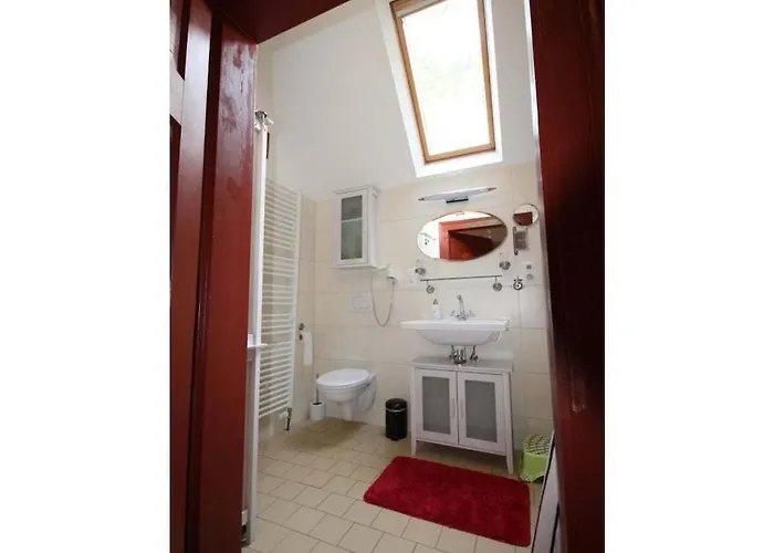 בית נופש Rose Red, Coach House By The Pond Hundsdorf