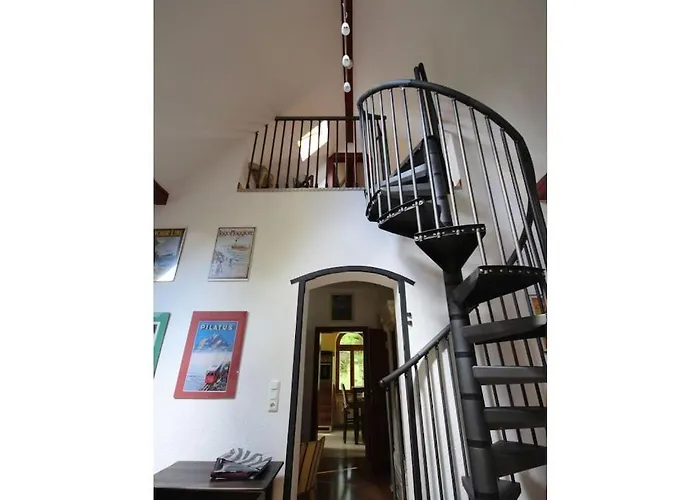 Ferienhaus Rose Red, Coach House By The Pond Hundsdorf