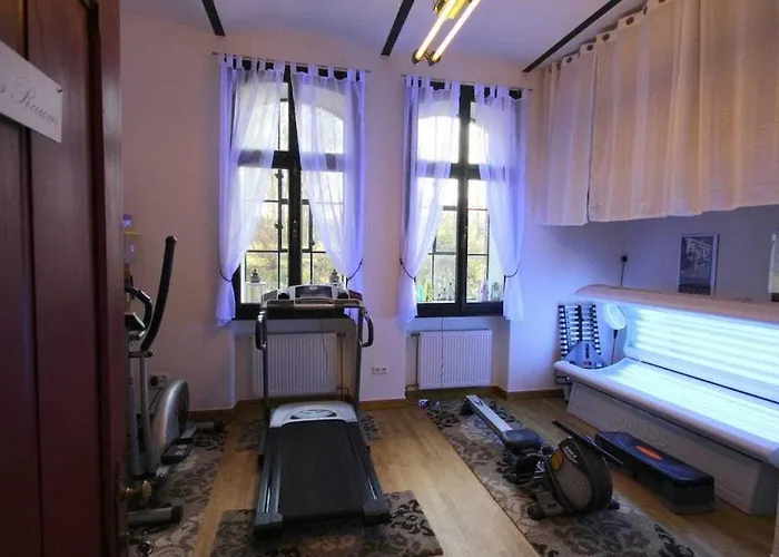 Rose Red, Coach House By The Pond * Hundsdorf