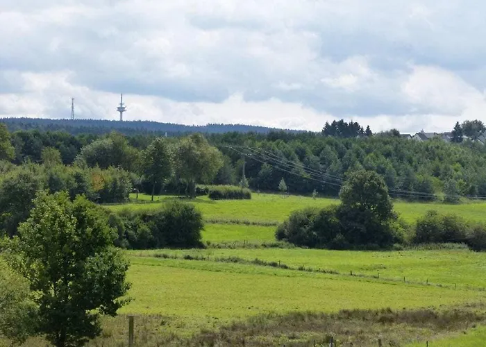 Rose Red, Coach House By The Pond בית נופש *