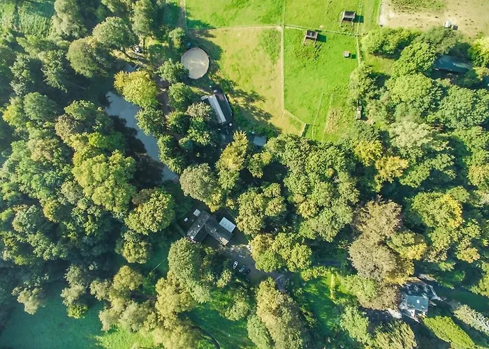 Rose Red, Coach House By The Pond Ferienhaus